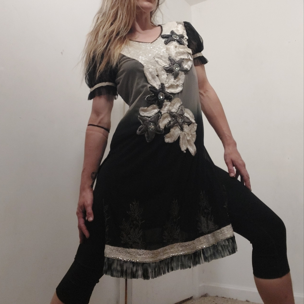 Vintage 90's Y2K embroidered sparkle feather midi dress ~ tunic - Picture 3 of 16